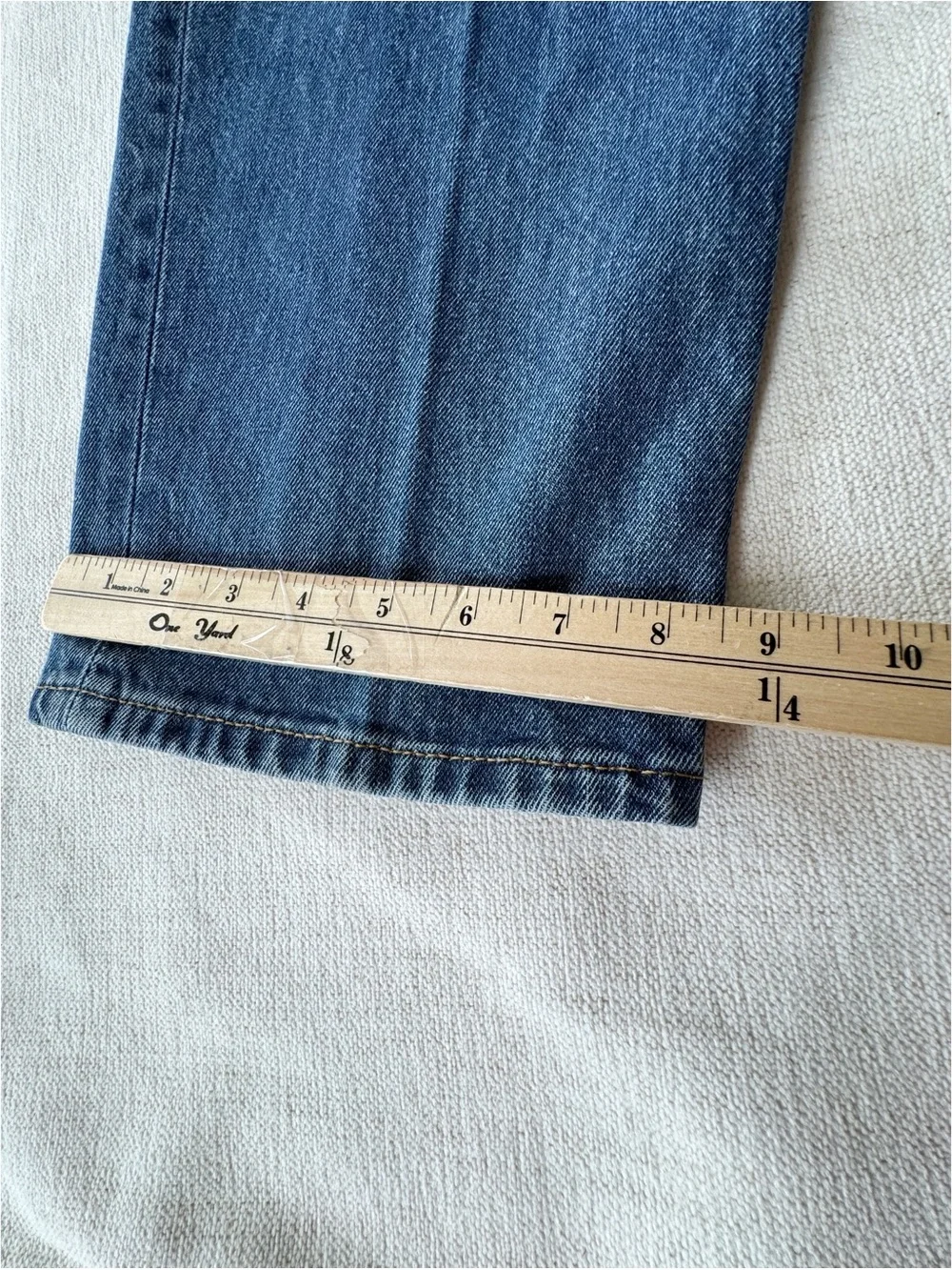Levi's Men's 38x34 Classic 550 Regular Fit Jeans - in blue
